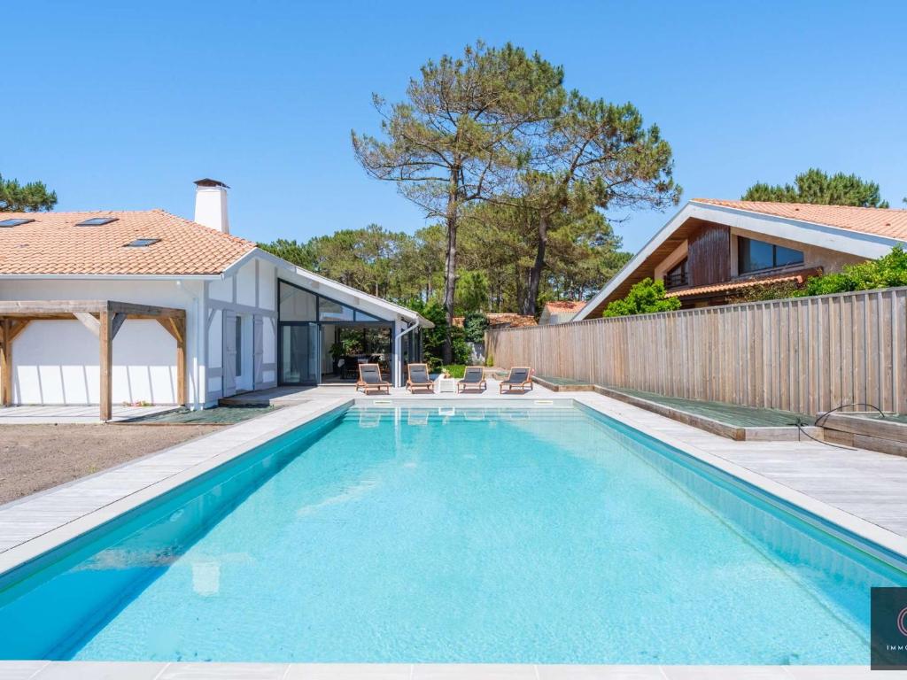 Villa avec piscine - 11 pers., Ã 300m de la plage - FR-1-877-10 - 3