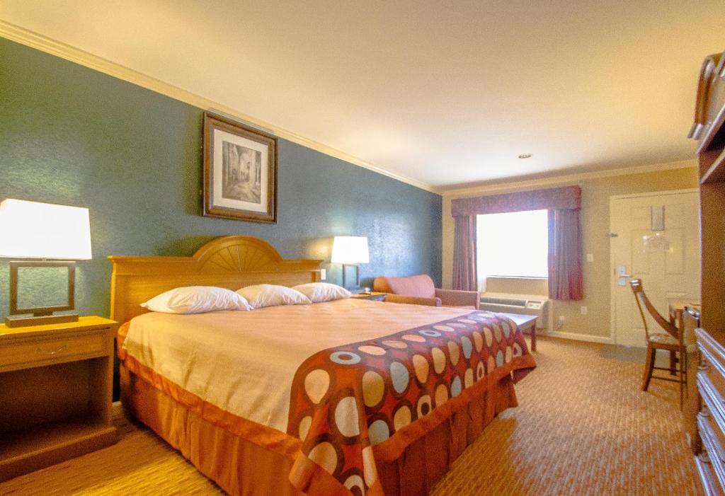 Super 8 By Wyndham Covington photo