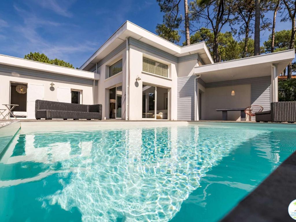 Villa familiale avec piscine - 10 pers. - FR-1-877-21 - 1