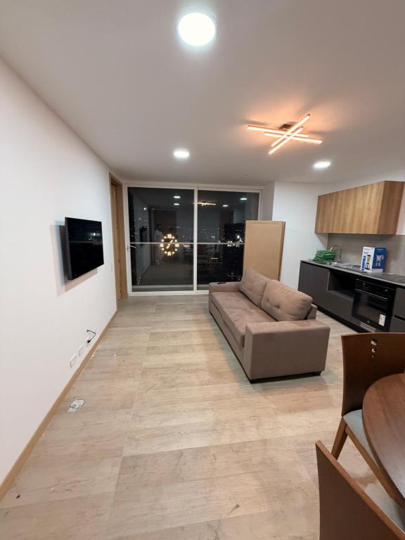 Luxury suit in new Qanvas building - US - 4