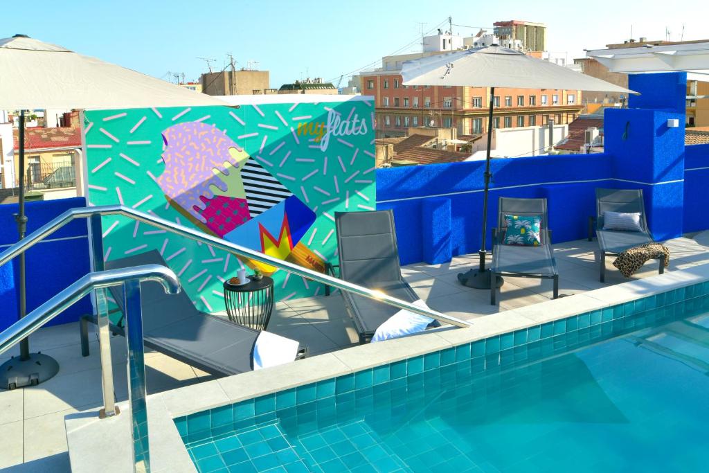 MyFlats Luxury Downtown - 2