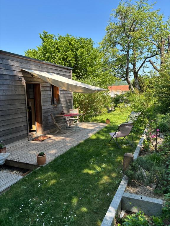 Orevard maisonnette au calme dans verdure - 2