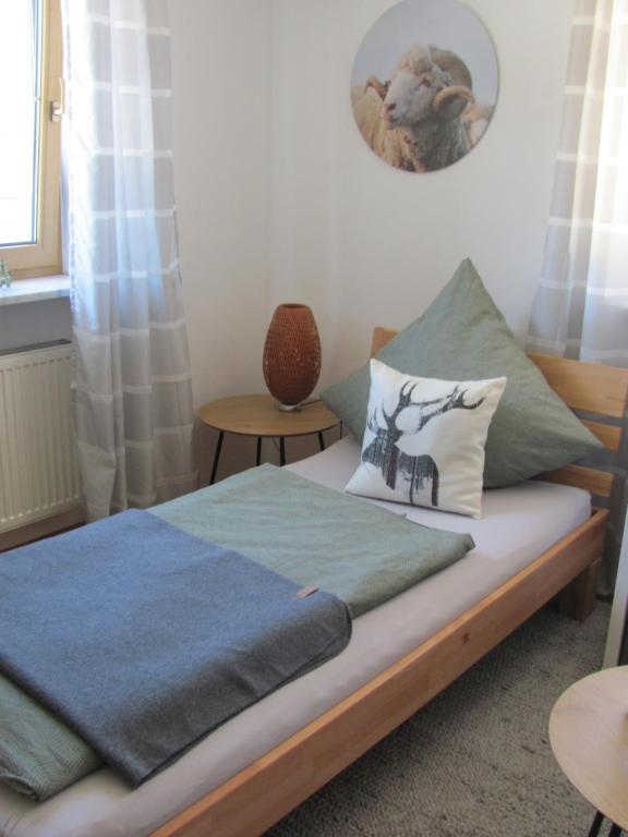 #6 Komfortables sonniges Gästezimmer mit 2 Betten, Gemeinschaftsbad, W-Lan frei, Airport nah - 3