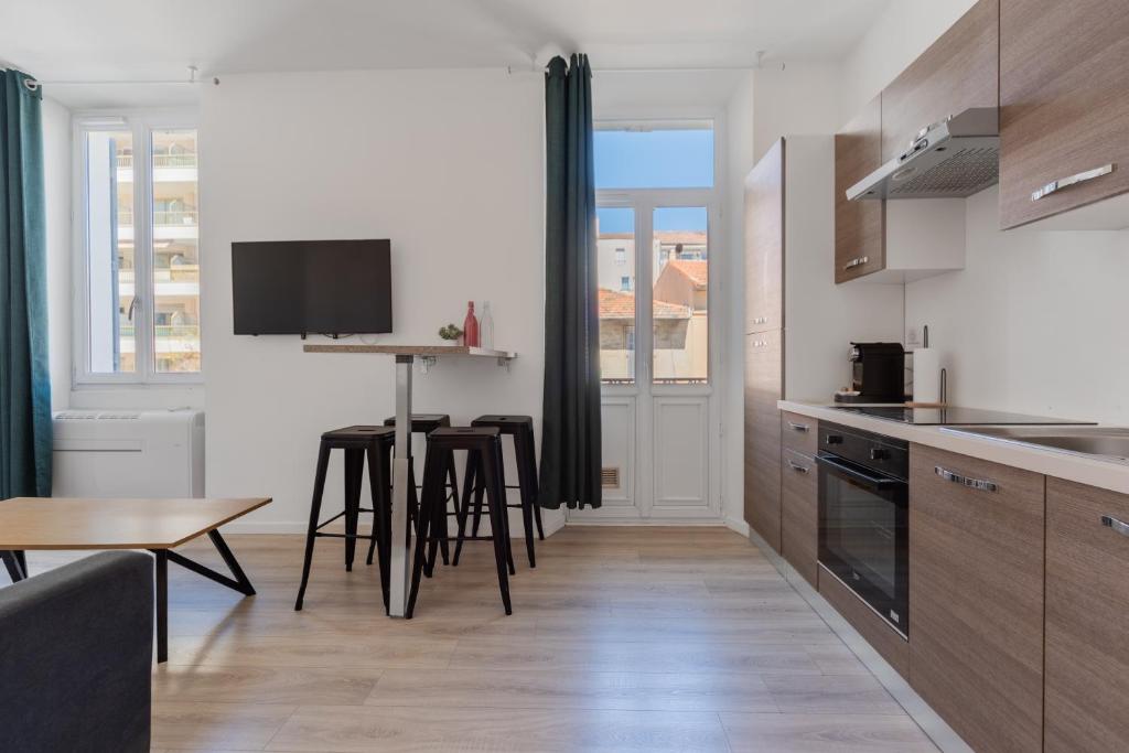 Studio Centre Cannes la bocca - 5 min des plages - WIFI Clim - 3