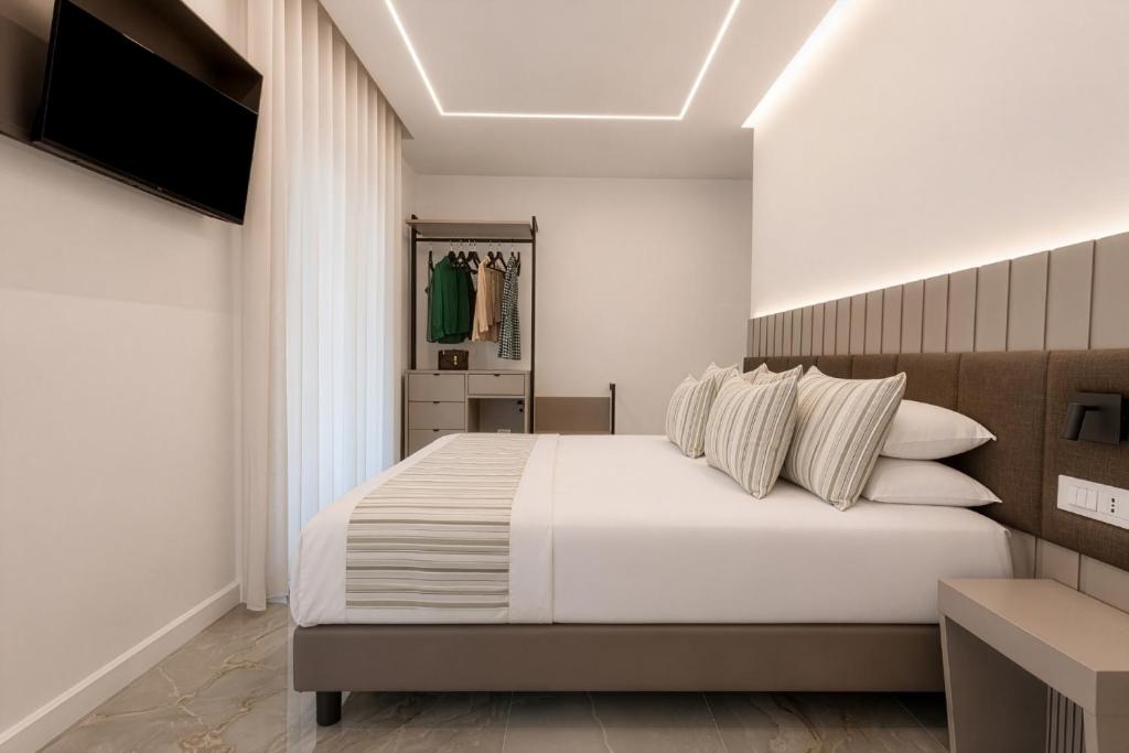 Lena Suites Sorrento - 3