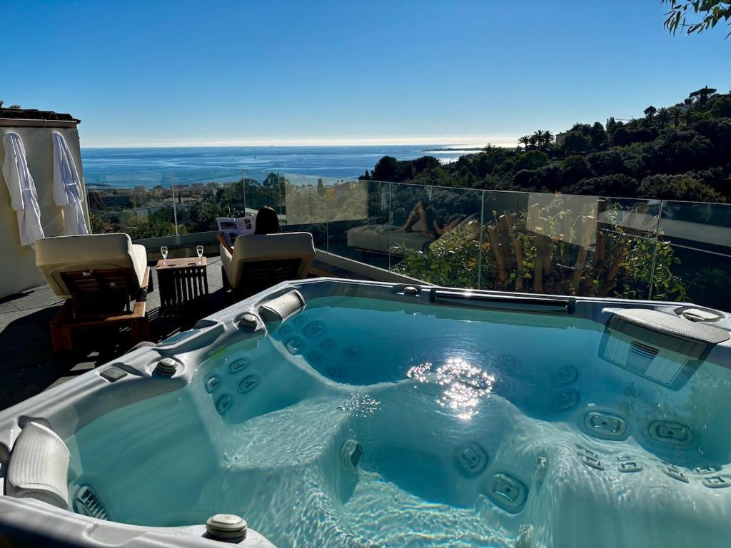 Sea View Villa Roc d'Azur - Pool - Jacuzzi - 4