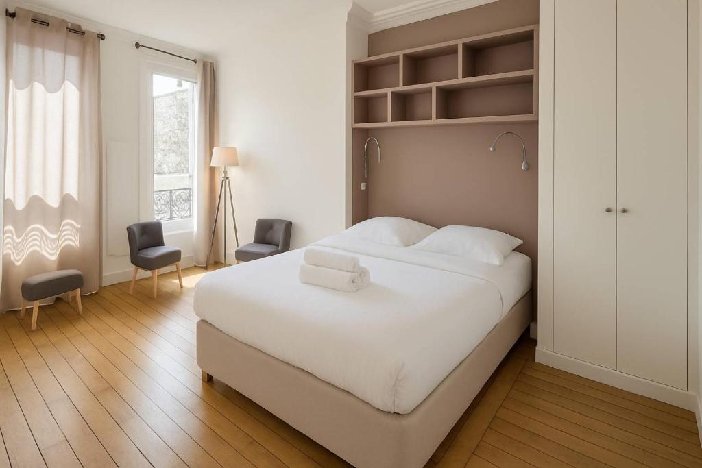 Appartement coeur paris 16 rue de bassano - 2P - 1