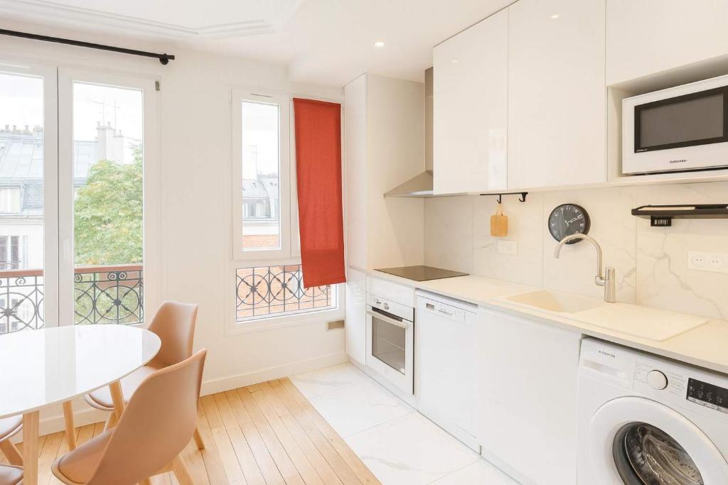 Appartement coeur paris 16 rue de bassano - 2P - 2