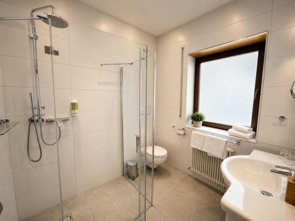 B&B GoldRain - 3