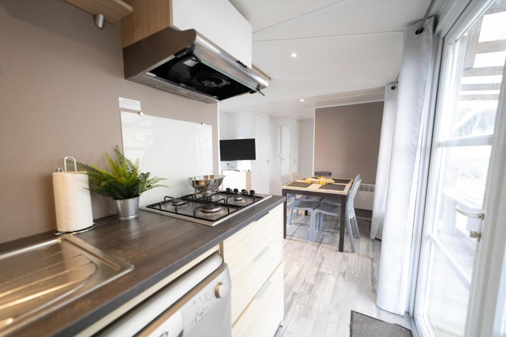 Mobil-home au Camping Castellas - 5