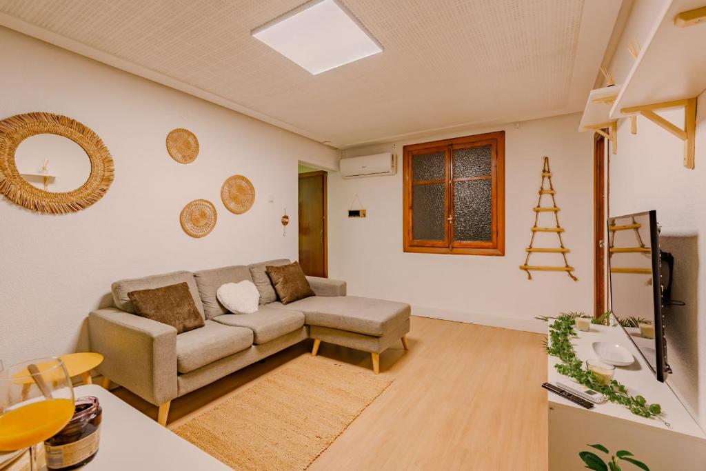 Cabanal BeachFront - 1 Min to Sea, AC, SmartTv, Balcony - 3