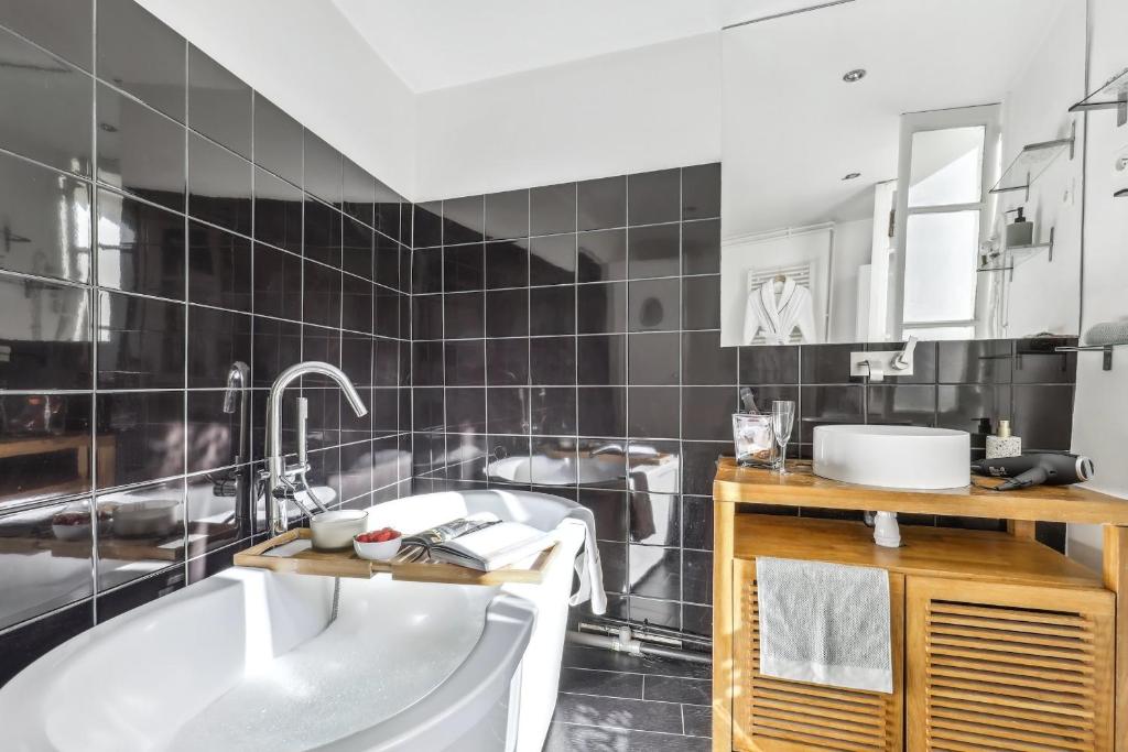 BnBNova - 2BR - Le Marais & Place de la Republique - 4