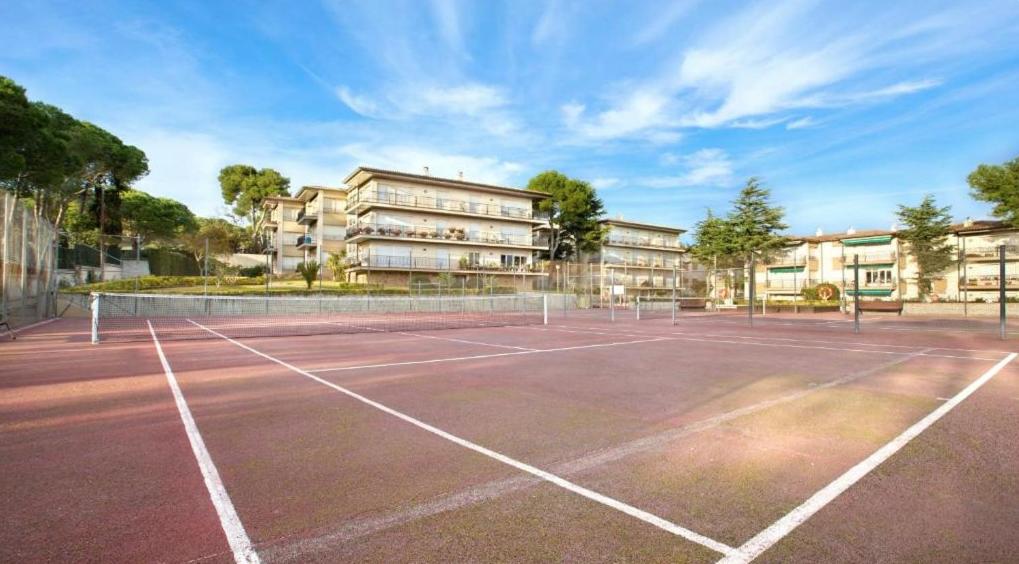 Apartamento en Calella para estancias de temporada con piscina y parking - 5