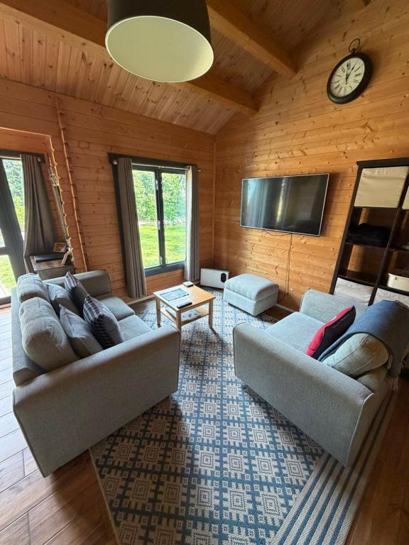 Modern Summerhouse, Sway photo 2