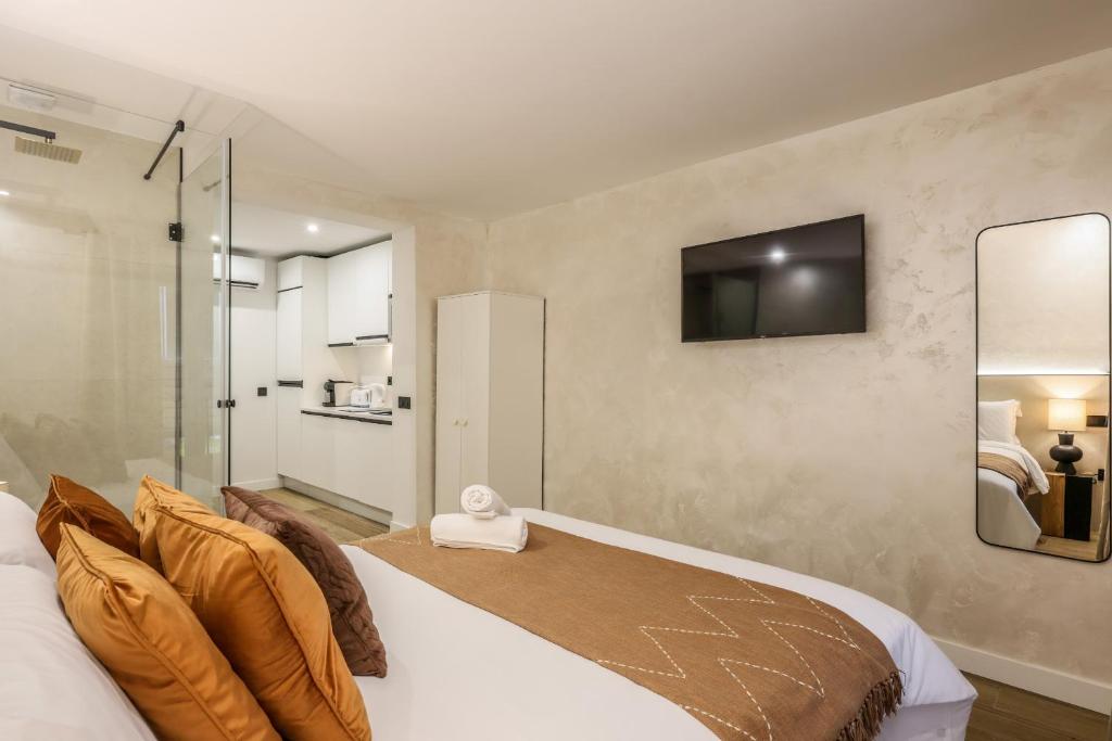 Amazinn Stay Madrid Callao, Mid Term - 5