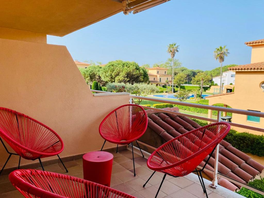 Apartment Gemütliche- strandnahe Ferienwohnung in Pals by Interhome - 1