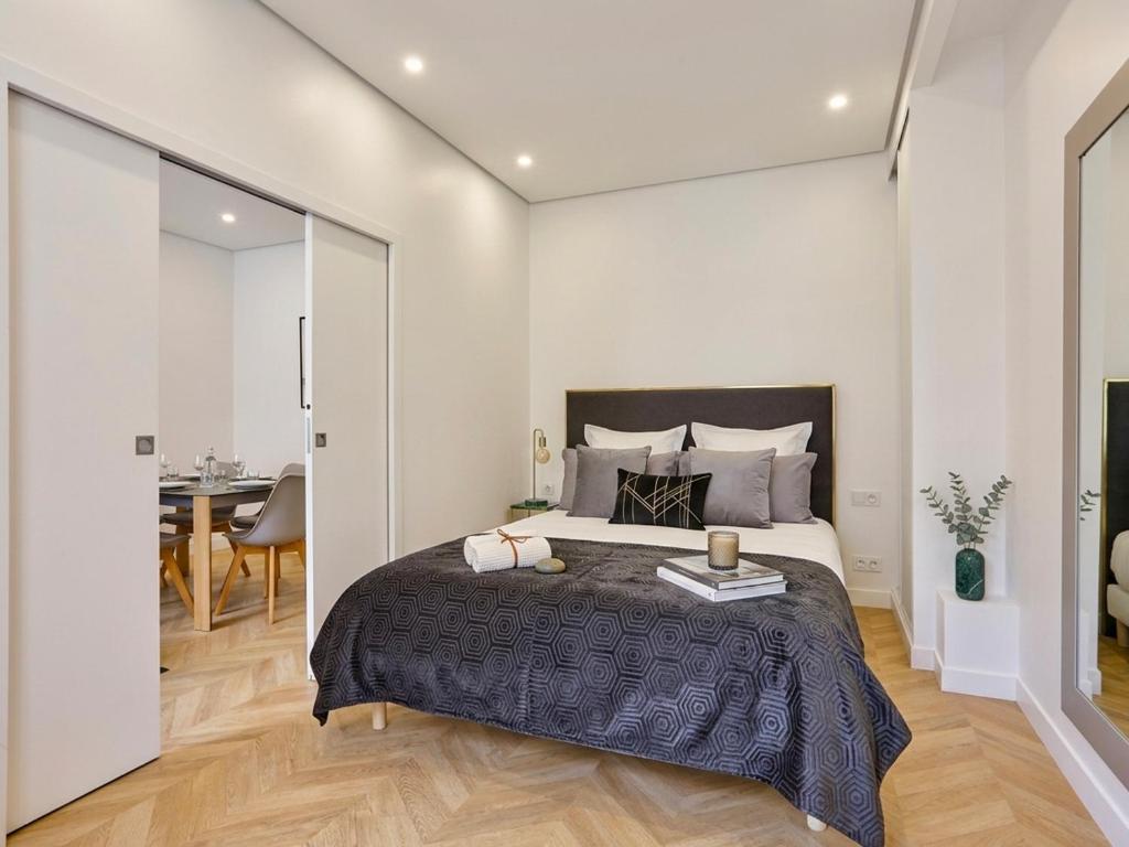 UrbanFlat 92 - Fresh 2 Bedroom Apartment in the center of Paris - 5