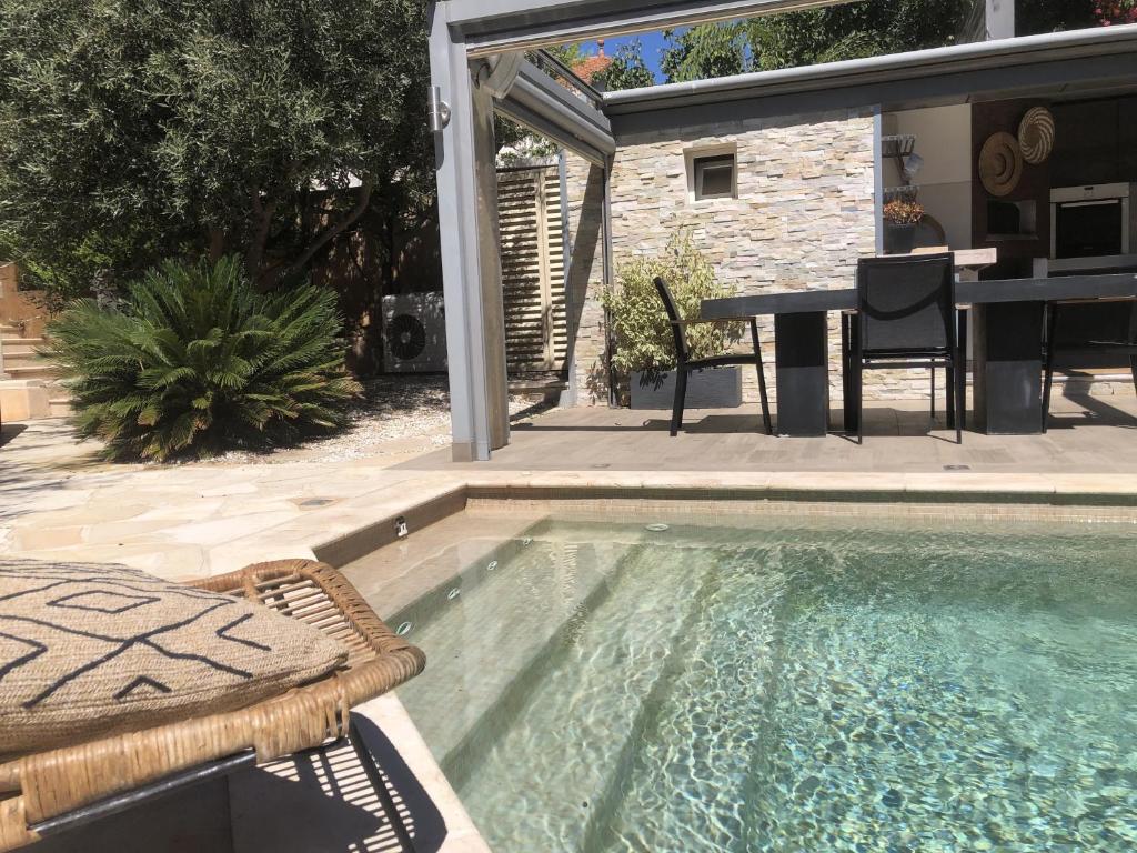 Villa design d'exception avec piscine - 2