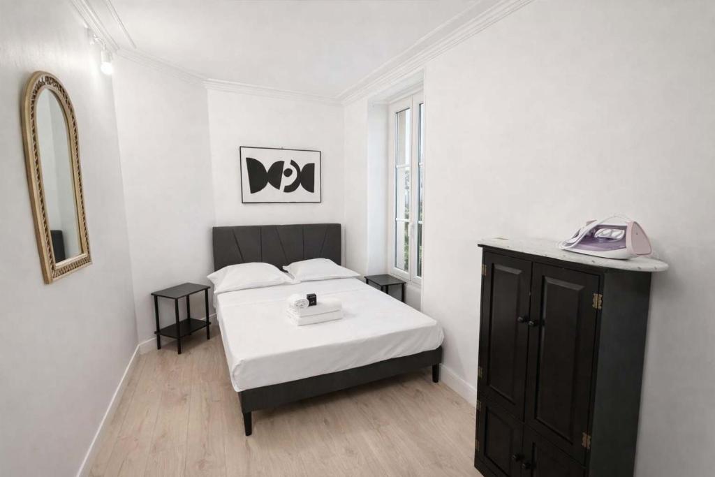 Studio Parisien grands boulevards Couple ou Solo - 1