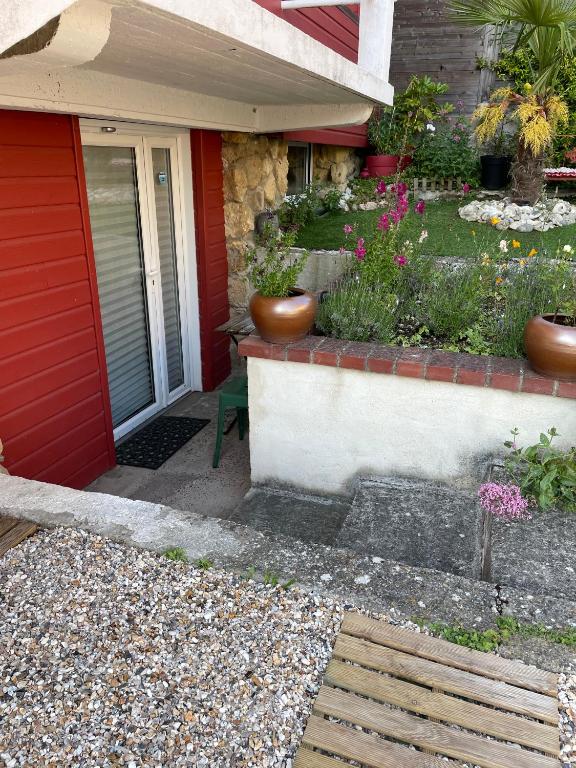 La Maison Rouge - 5