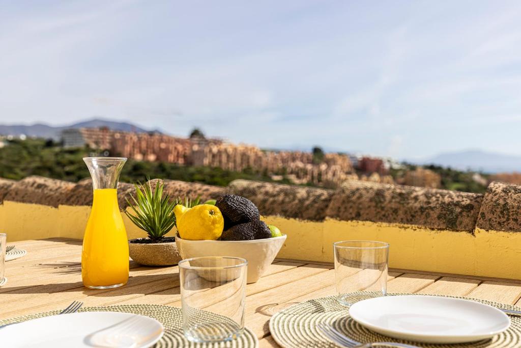 Cosy Sea View Flat with Terrace & Pool - 3