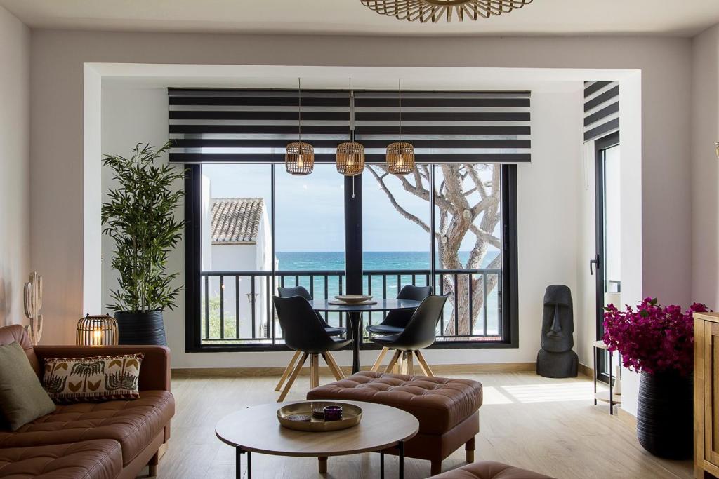 Stunning Sea front Duplex - 1