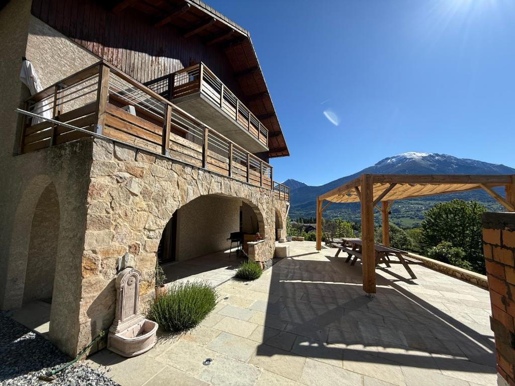 Gîte confort 15 couchages, vue panoramique Montagne Hautes Alpes, Terrasses - 5