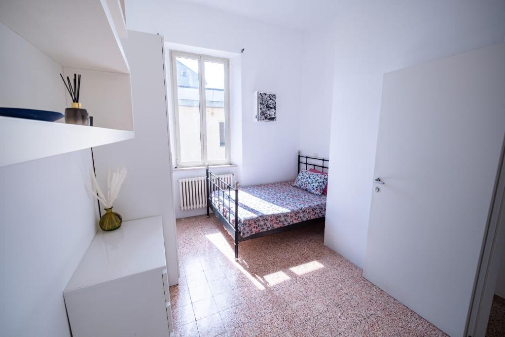 Elegante appartamento vista mare con 4 camere, balconi e ascensore Centro Pescara - 3