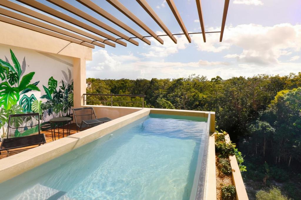 Private Rooftop Pool 3BR Penthouse in the Jungle - 5