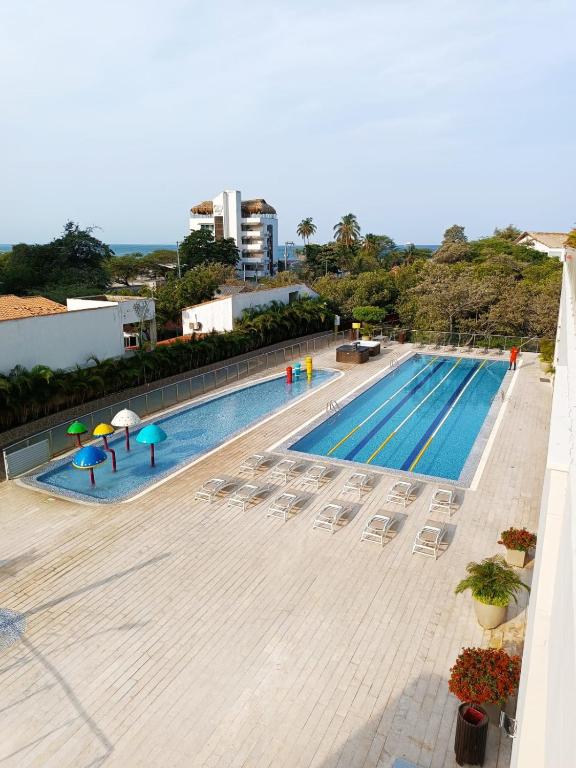 Ocean front with direct access to the beach - 4