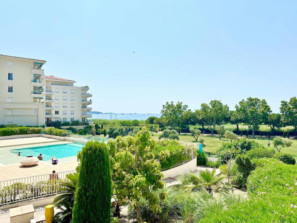 2Bed Seaview swimming pool beach on footparking - 4
