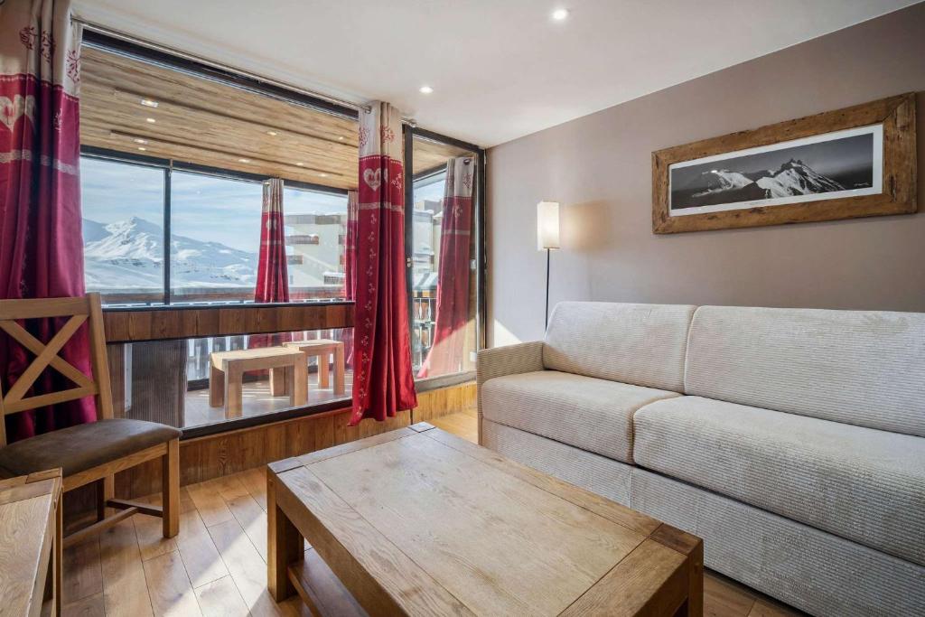 Cozy Renovated with Panoramic Mountain View - 2