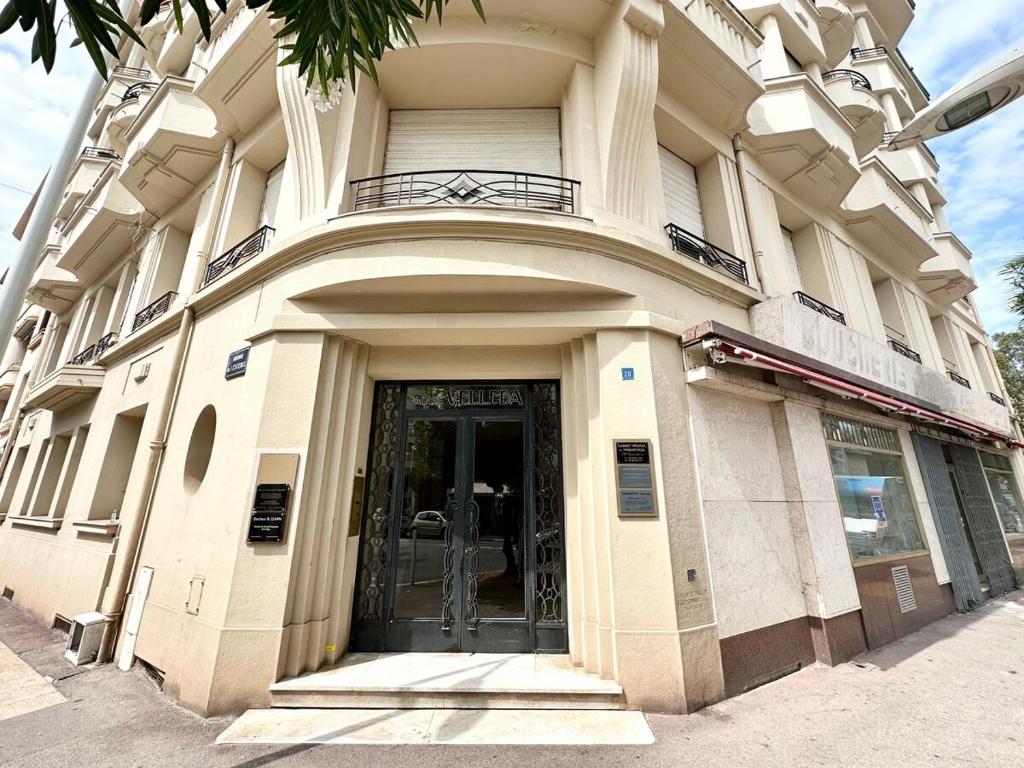3 pièces 100m2 balcon centre juan 2 pas des plages - 5