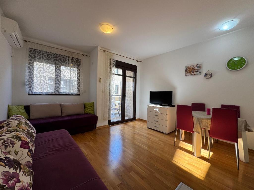 Becici Studio Apartment - 2