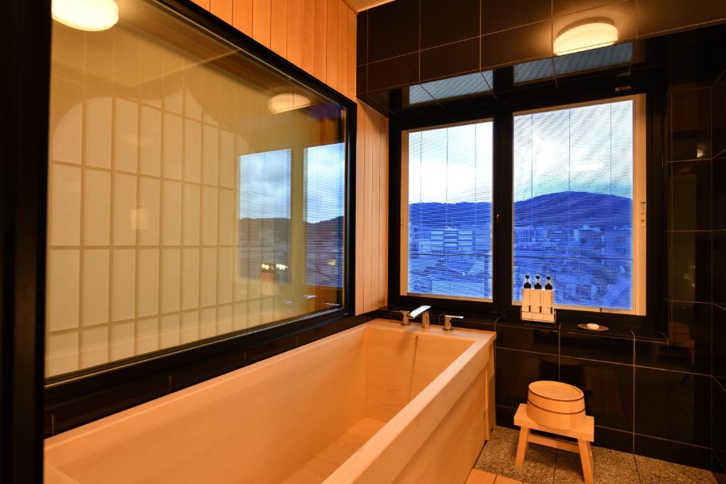 晴鴨樓旅店 (Seikoro Ryokan)