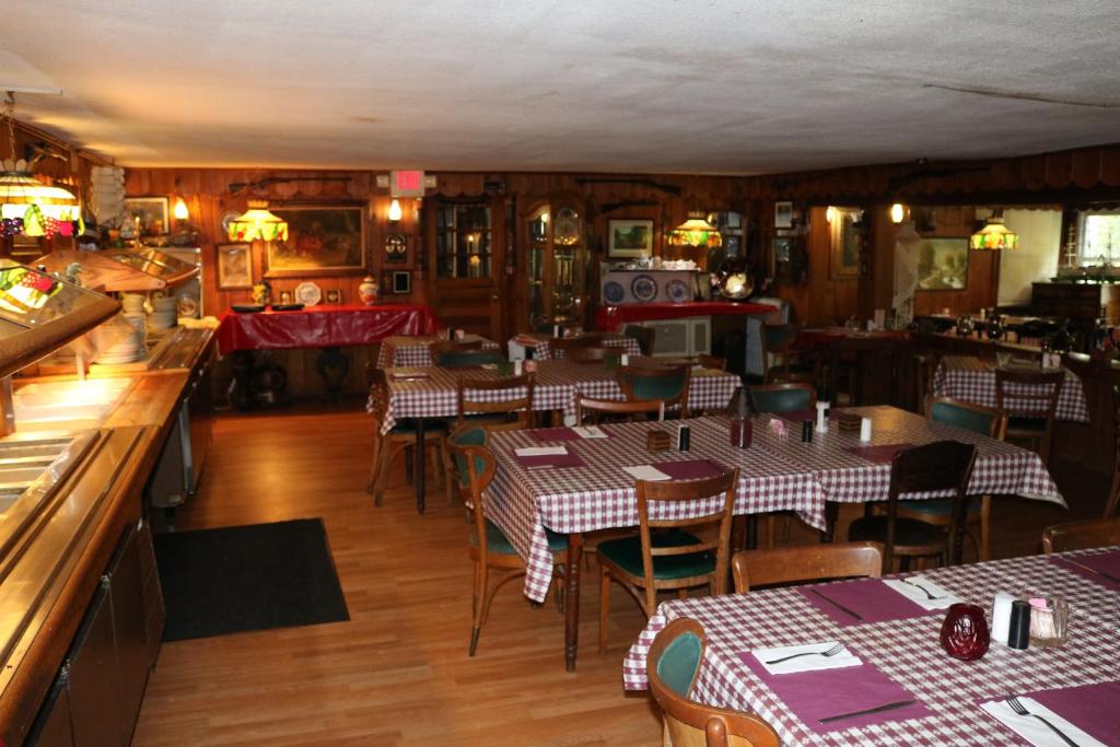 Colonial Inn photo