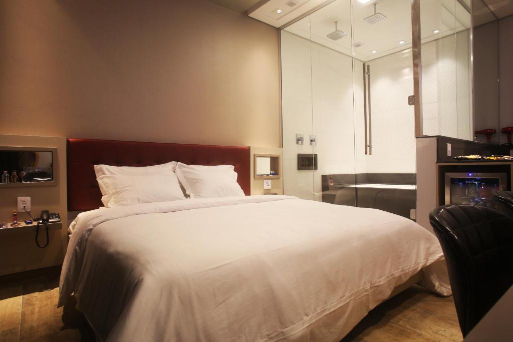 Studio with Spa Bath