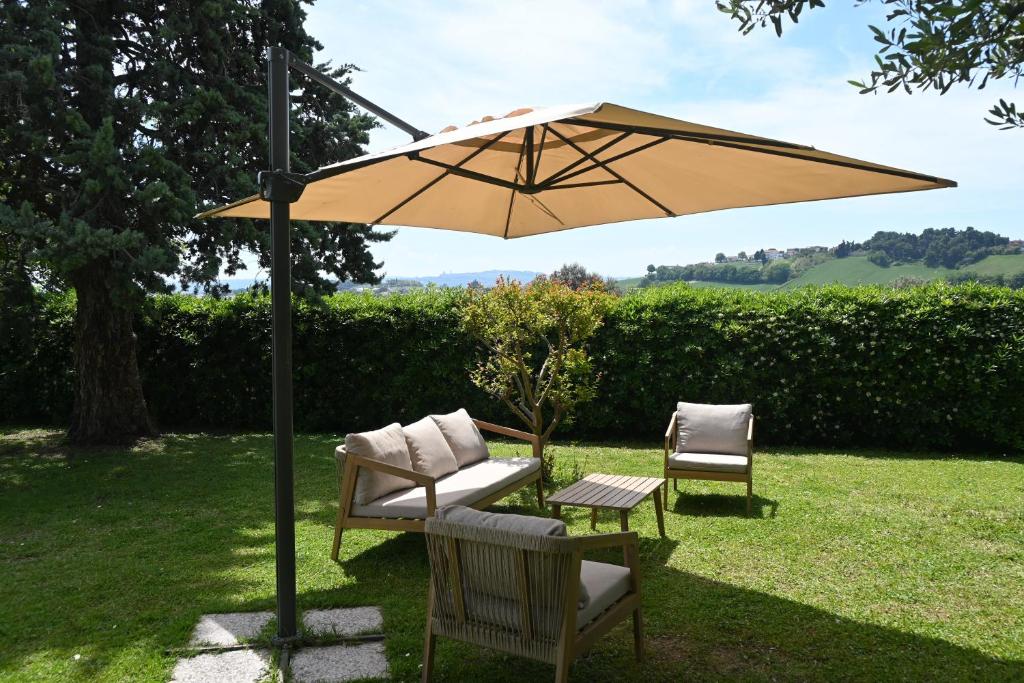 VILLA AZALEE - Numana, meraviglioso trilocale con 500mq di giardino - 1