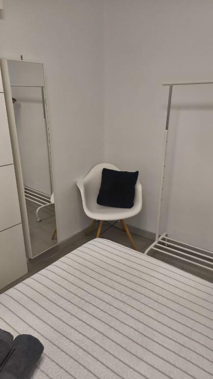 Excellent location Malaga centro historico 2 bed flat - 4