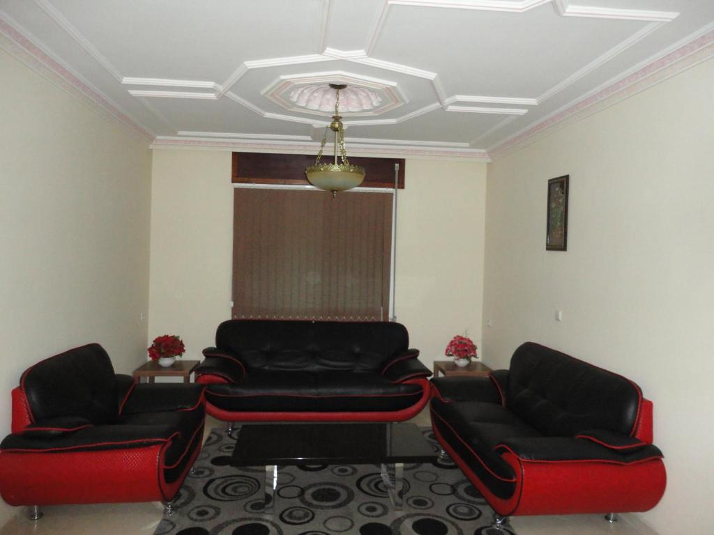 Shared lounge/TV area