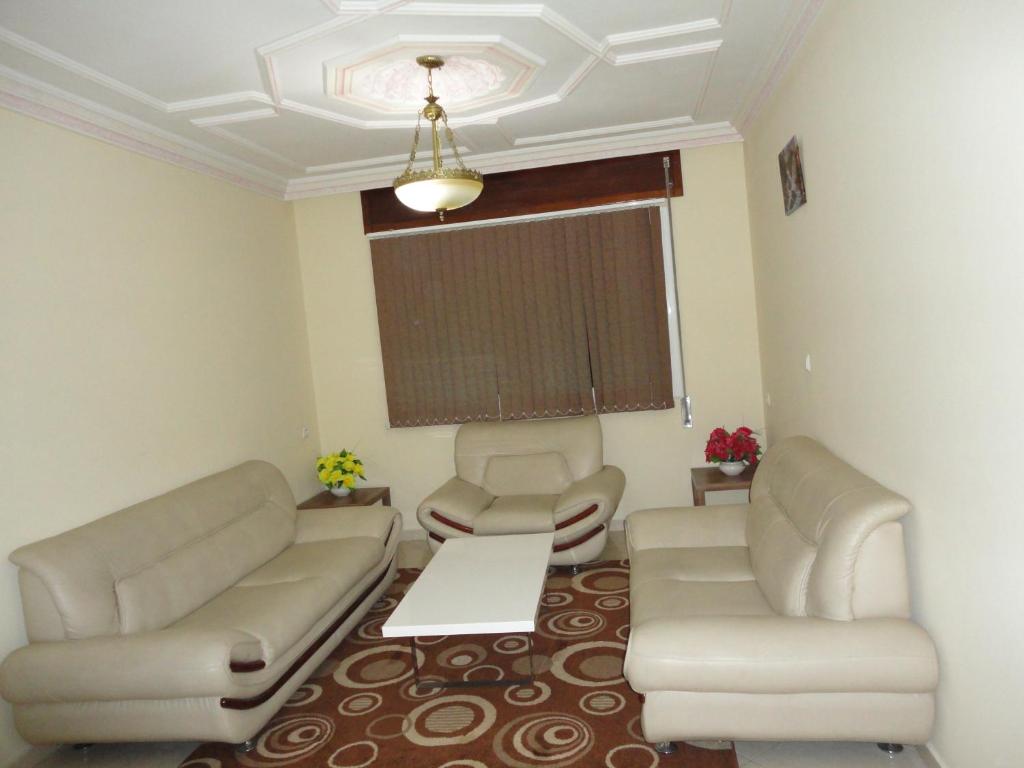 Shared lounge/TV area