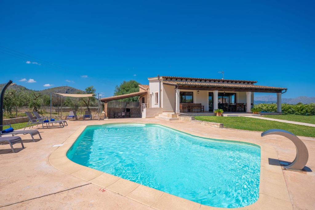 VILLA COIRA - Spectacular villa with private pool garden and mountains views near the beach of Puerto de Alcúdia. Free WiFi - 1