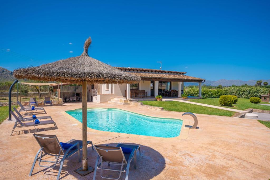 VILLA COIRA - Spectacular villa with private pool garden and mountains views near the beach of Puerto de Alcúdia. Free WiFi - 3