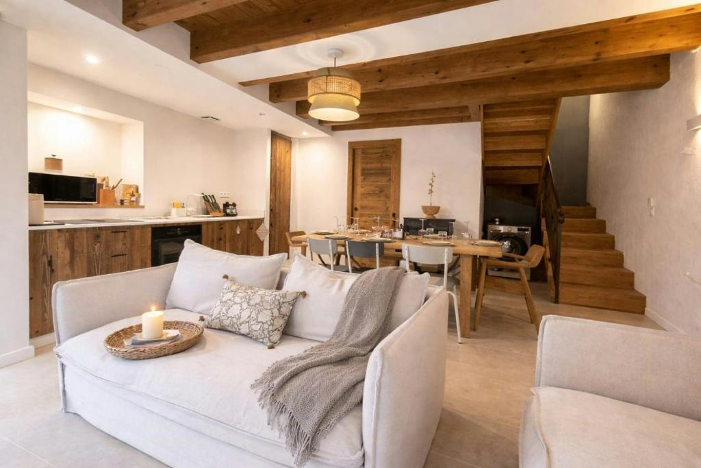Lakefront Cottage On Lake Bourget - 3