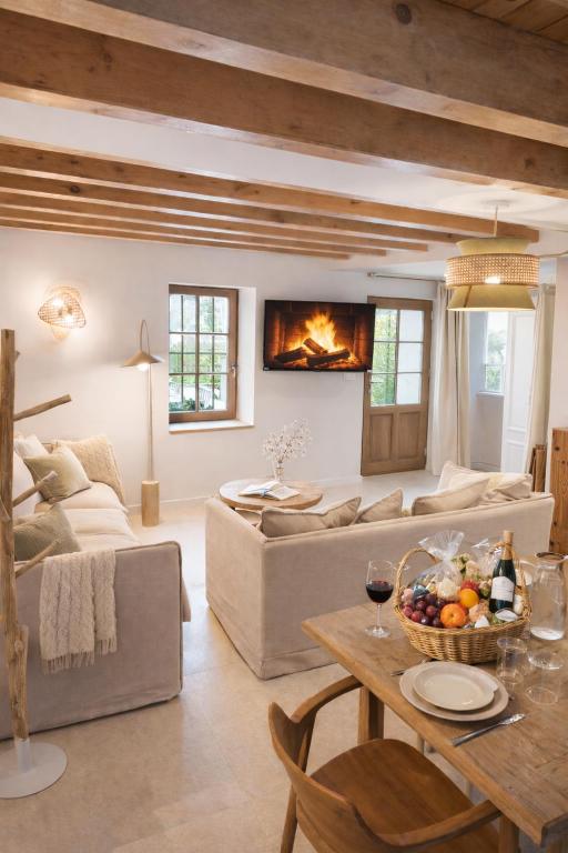 Lakefront Cottage On Lake Bourget - 4