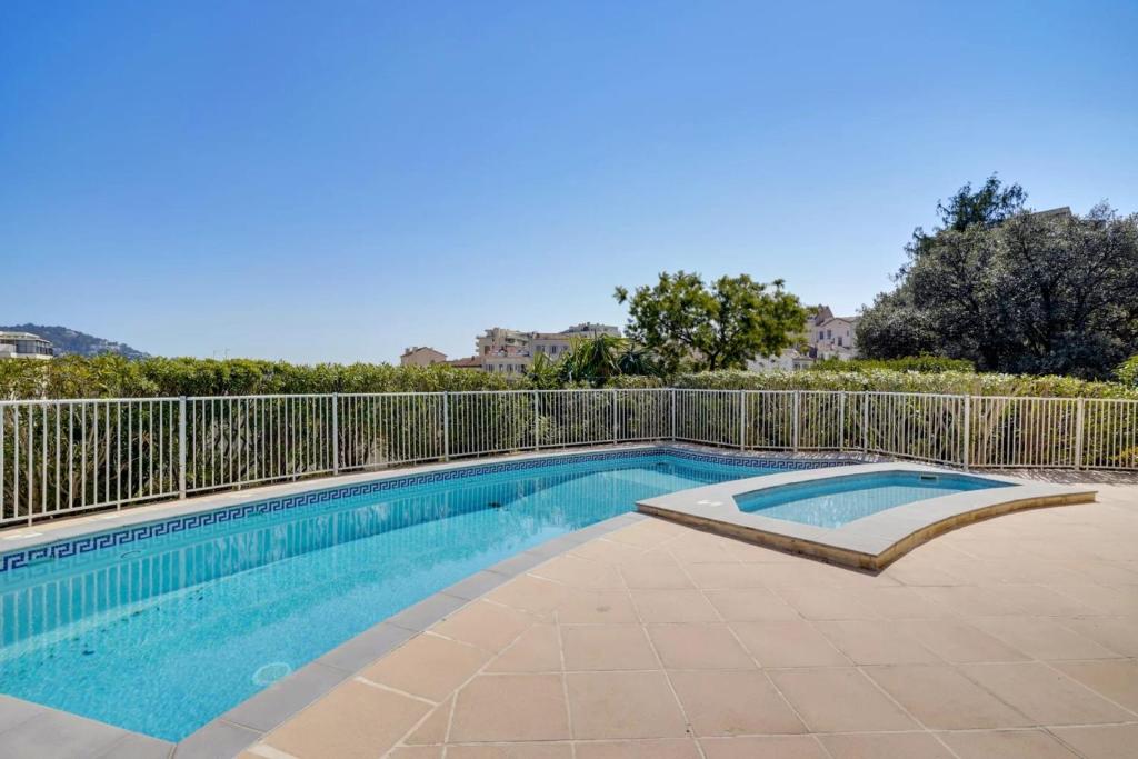 3BR in Cannes with Swimming Pool Terraces Parking & AC - BENAKEY - 1