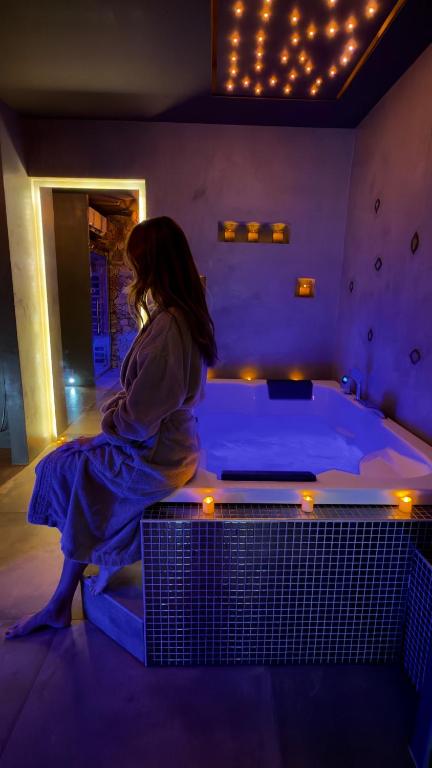 PRIVATE ROOM & SPA avec Jacuzzi privatif - 3
