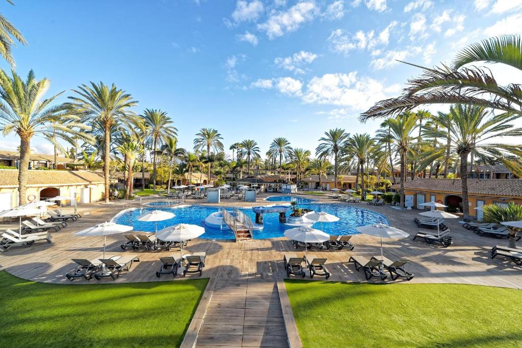 Suites & Villas by Dunas — Swimming pool in Maspalomas, Canary Islands