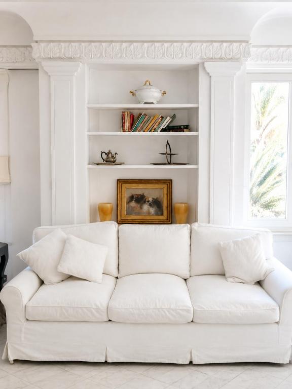 White Suite Capri - 2