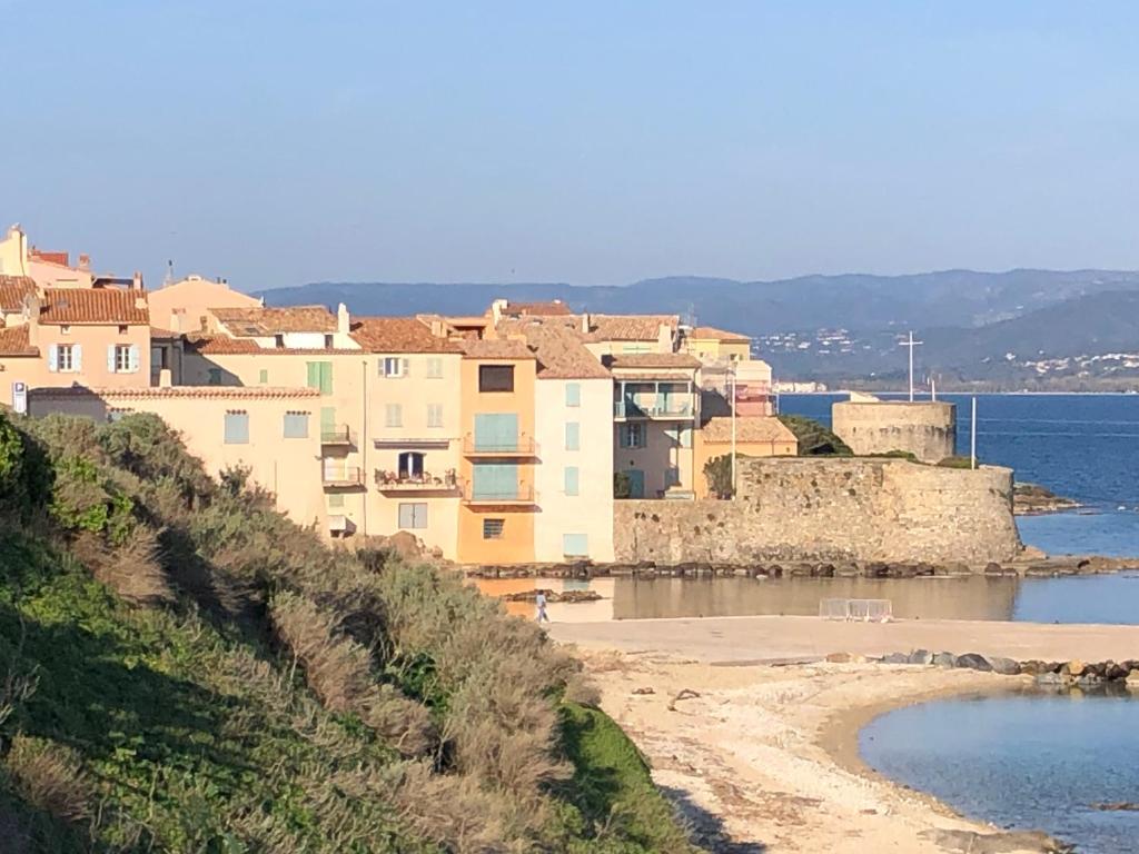 Appartement sur la plage de la Ponche - 1